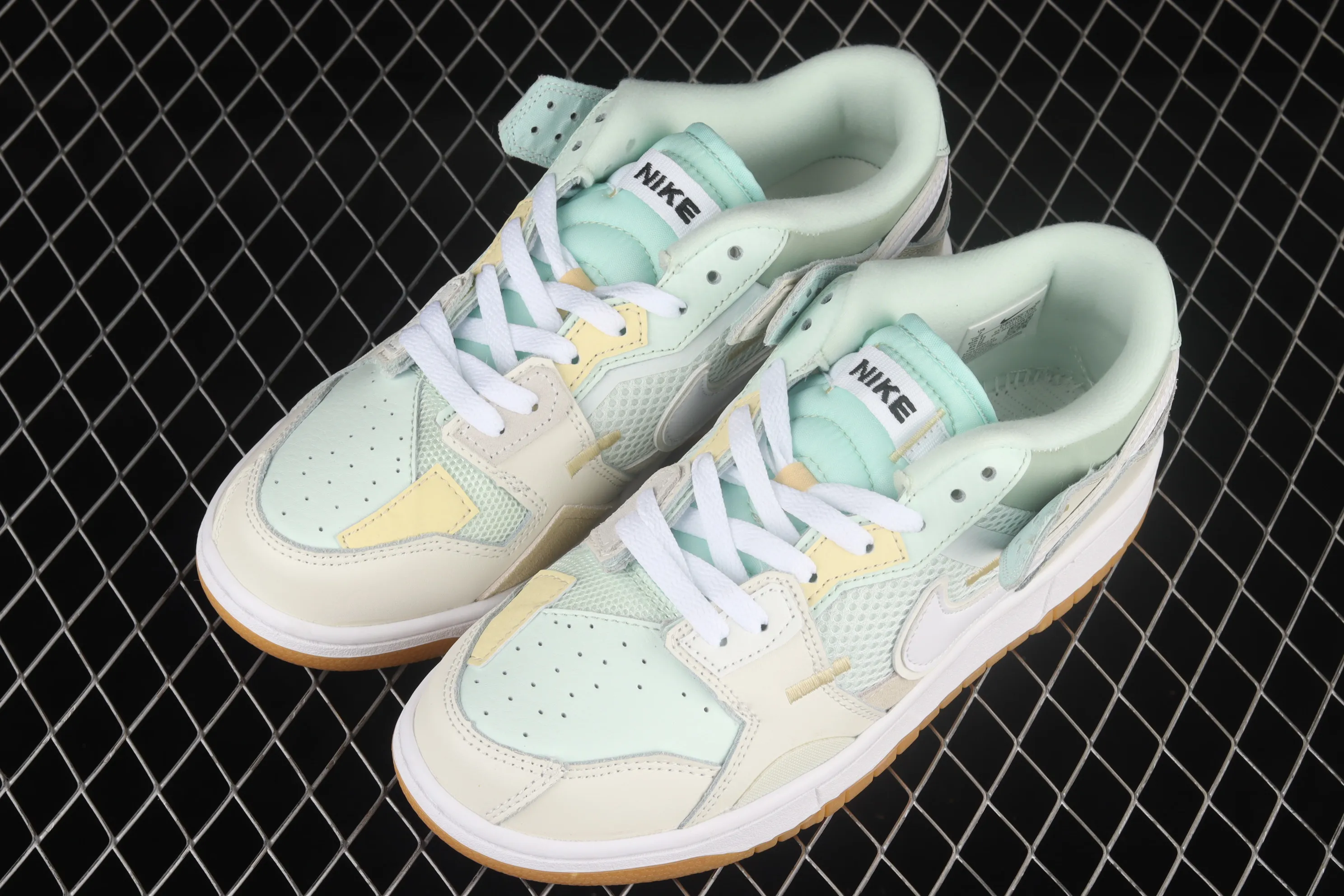 All Categories Nk SB Dunk Series Nk SB Dunk Low Low-top Skateboard Shoes Corporate Level Nk Dunk Svrap Light Blue Sea Glass Stitched Low-top Skateboard Shoes DB0500-100